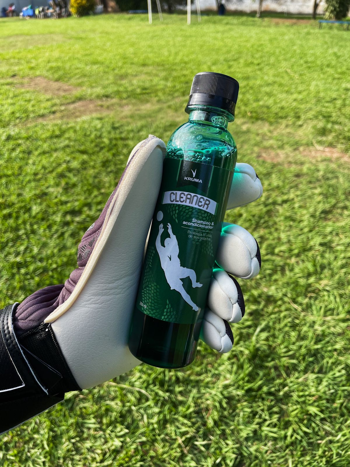 Shampoo Kruma para lavar guantes de arquero
